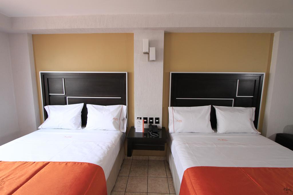 Hotel Estadio Guadalajara Zimmer foto